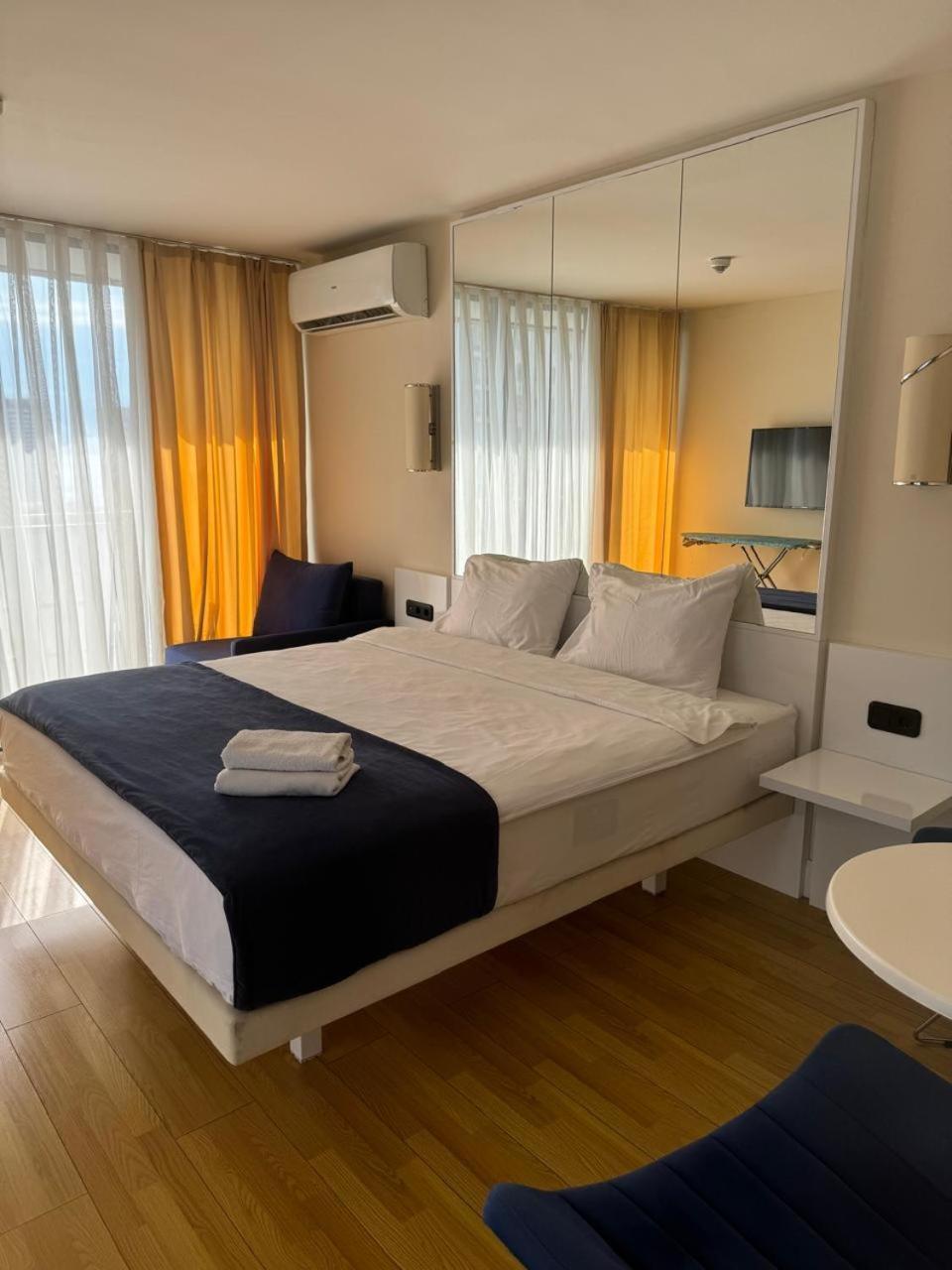 Orbi City Good Sea View Апартаменты *